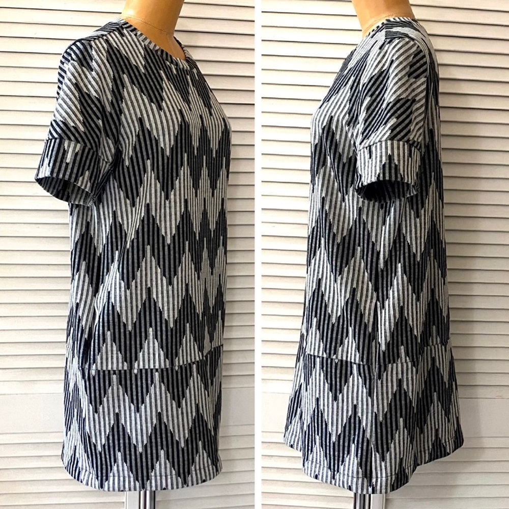 Very J Shift Dress Women’s Small Gray Chevron Short Sleeve - Picture 3 of 6